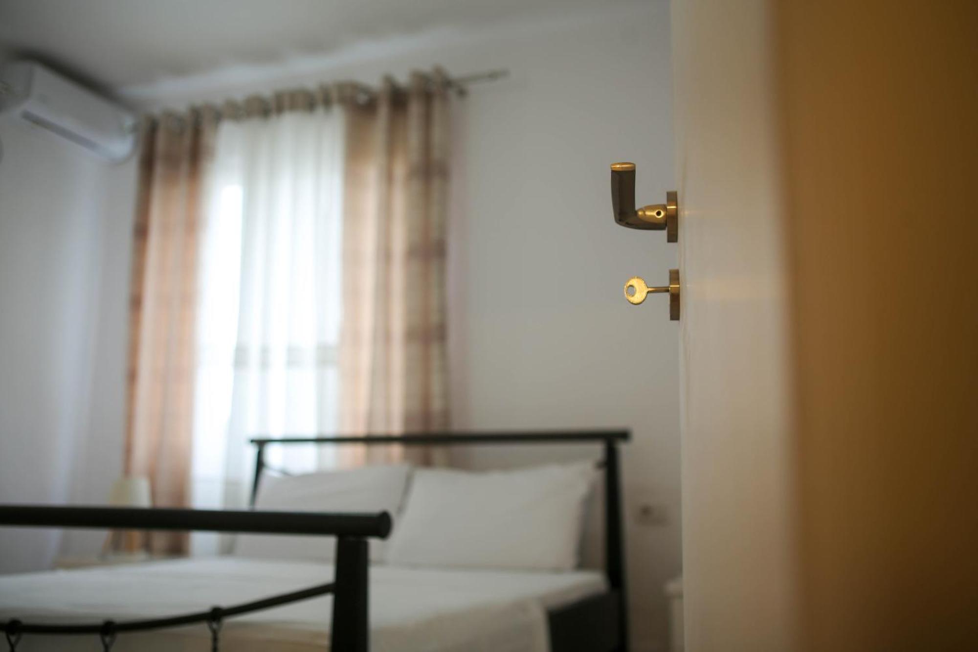 Apartment Jani Саранда Екстер'єр фото